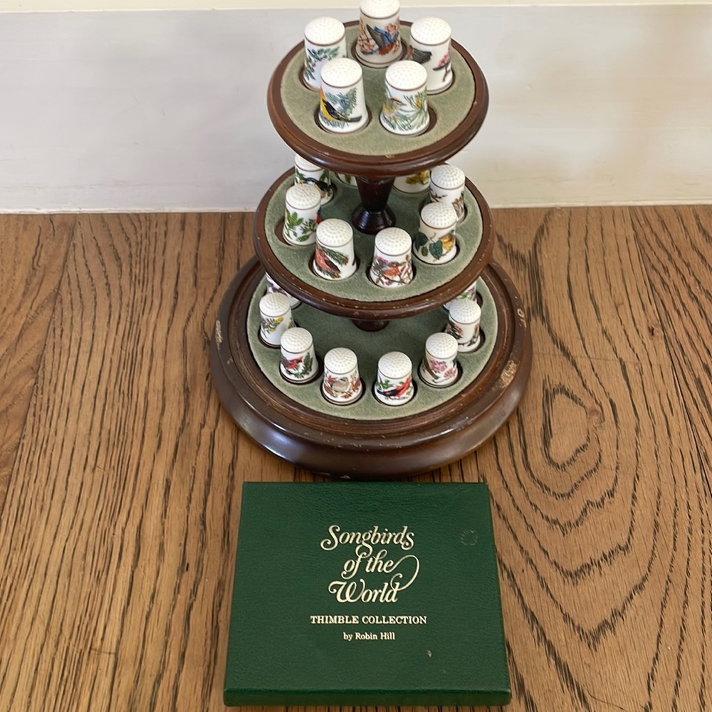 Franklin Porcelain “Song Birds of the World” Thimble Collection